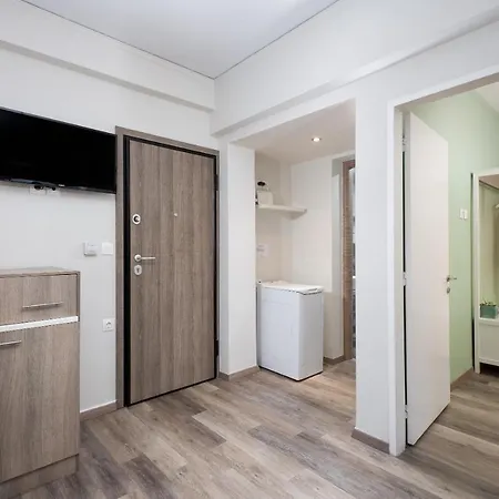 Enattica Syntagma Living